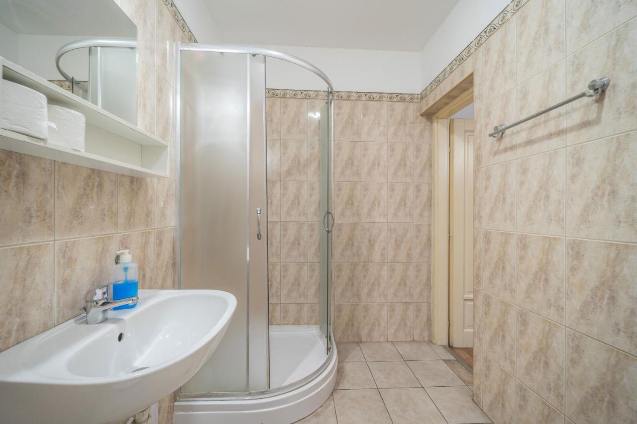 Quarto Individual Standard